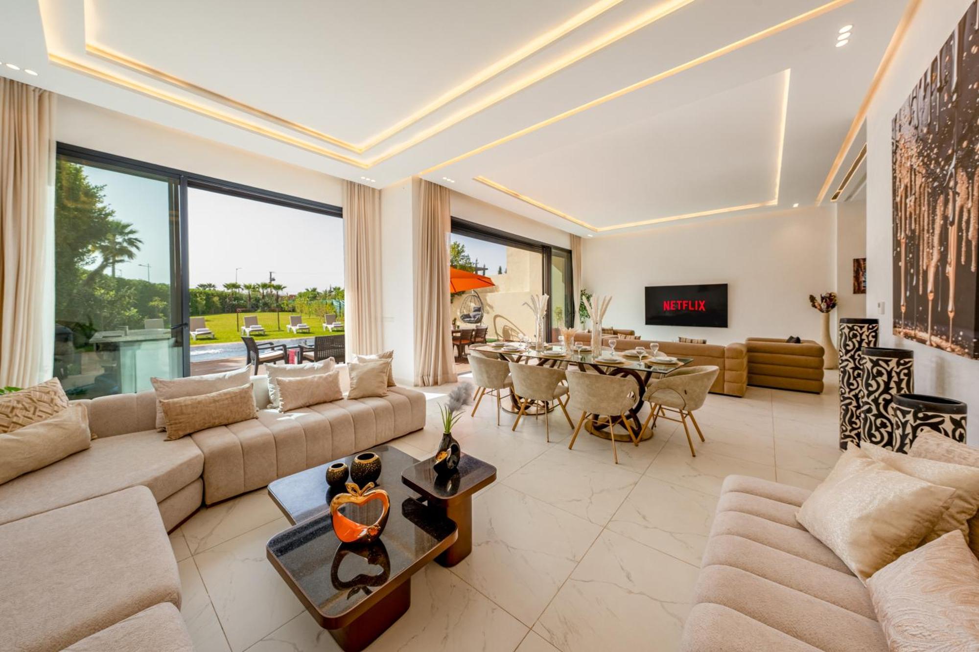 Cancun Luxury Spa-cinema & Jacuzzi