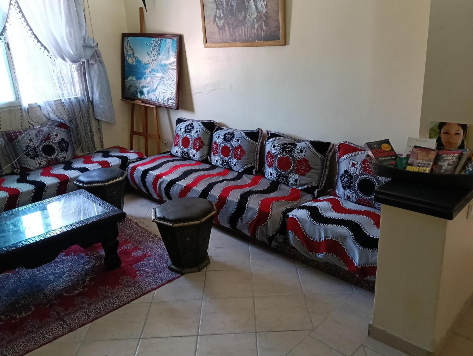 Appartement Dans Un Quartier Chic Et Calme *