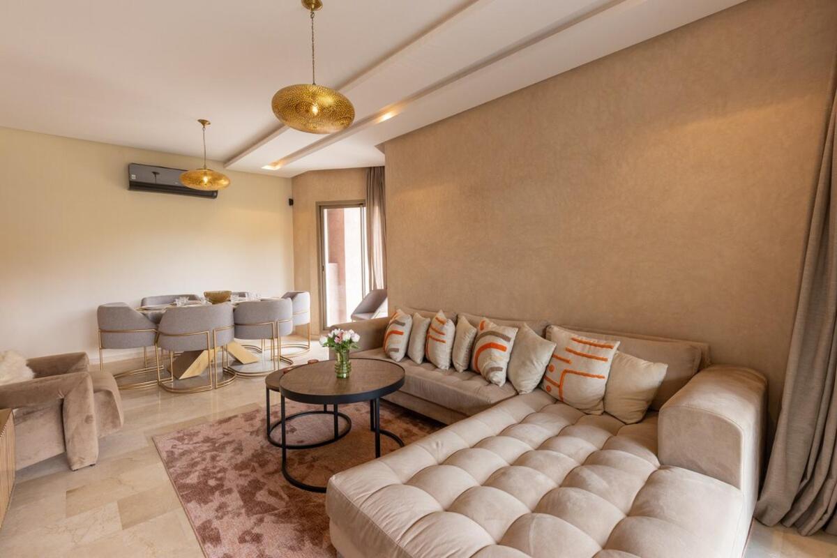 Apartment Superbe 3 *