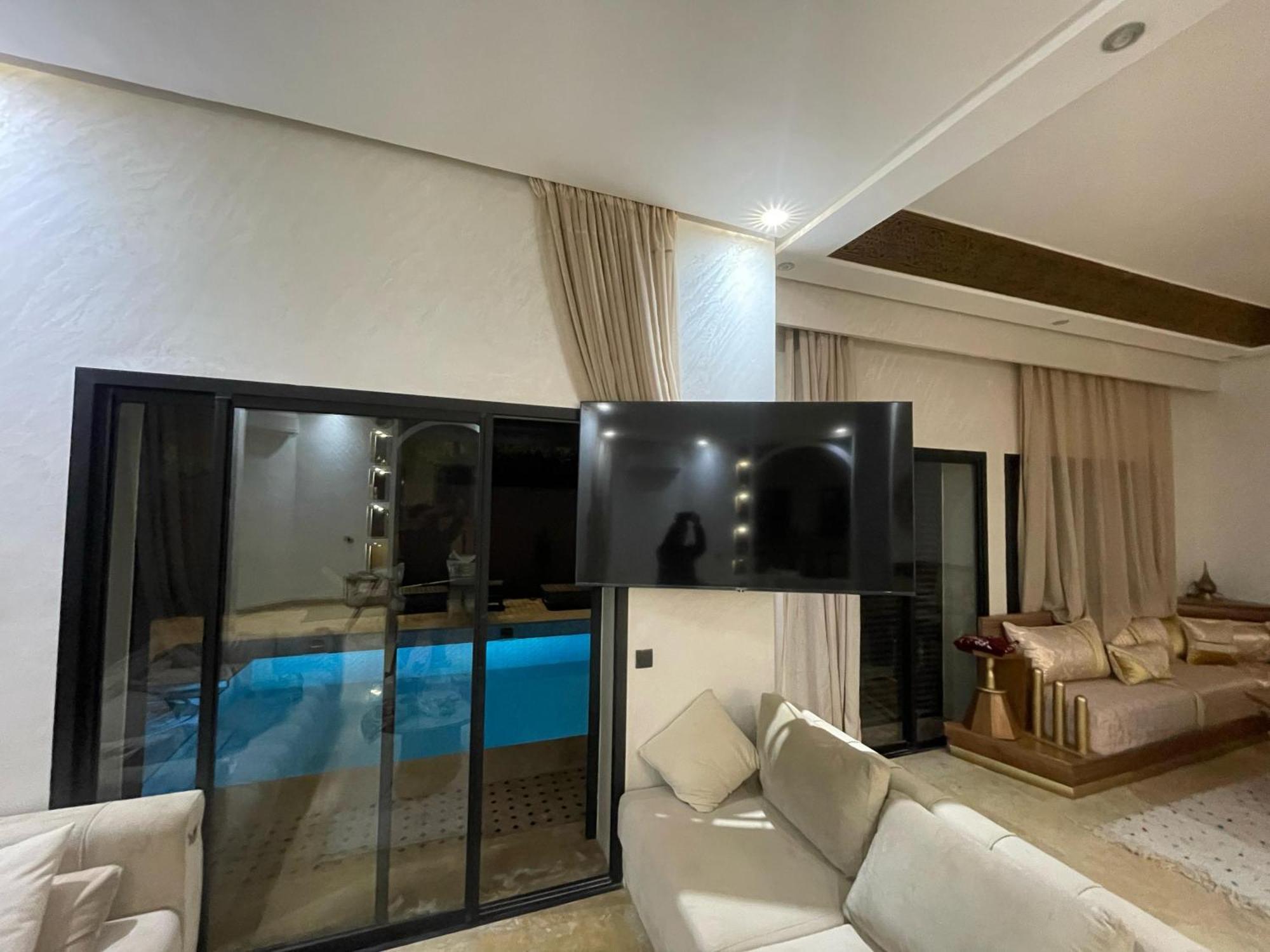 Homestay Villa, Jardin & Piscine