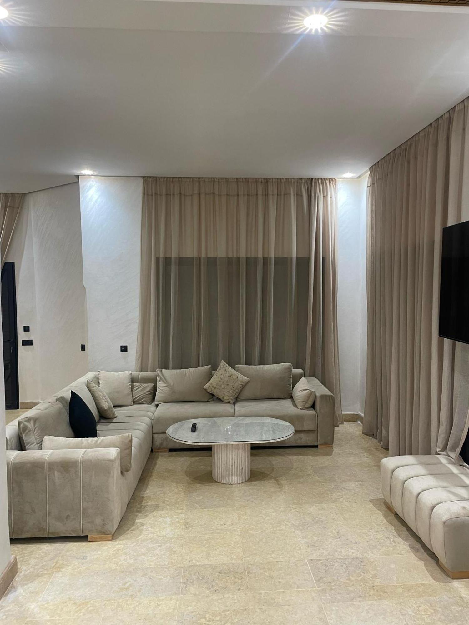 Homestay Villa, Jardin & Piscine