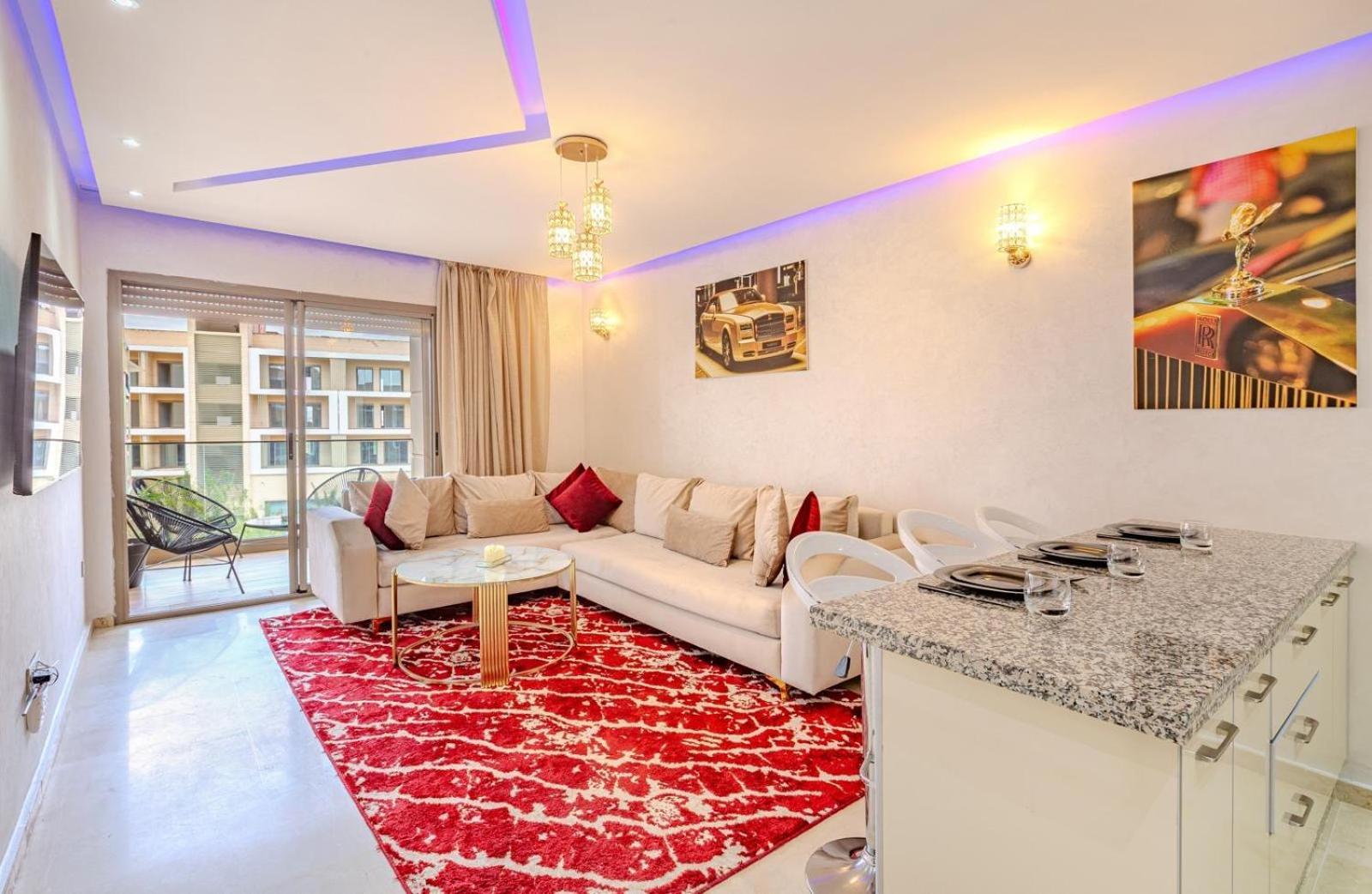 Royal Deluxe Diamond - Marrakech, Luxe Pool View Apartment