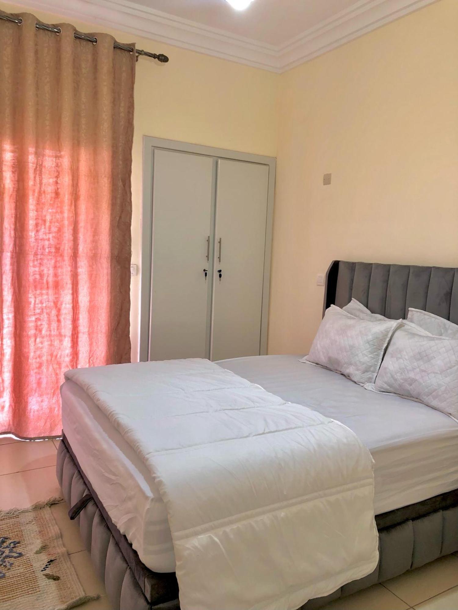 Darraha 10 Min Aeroports Apartment *