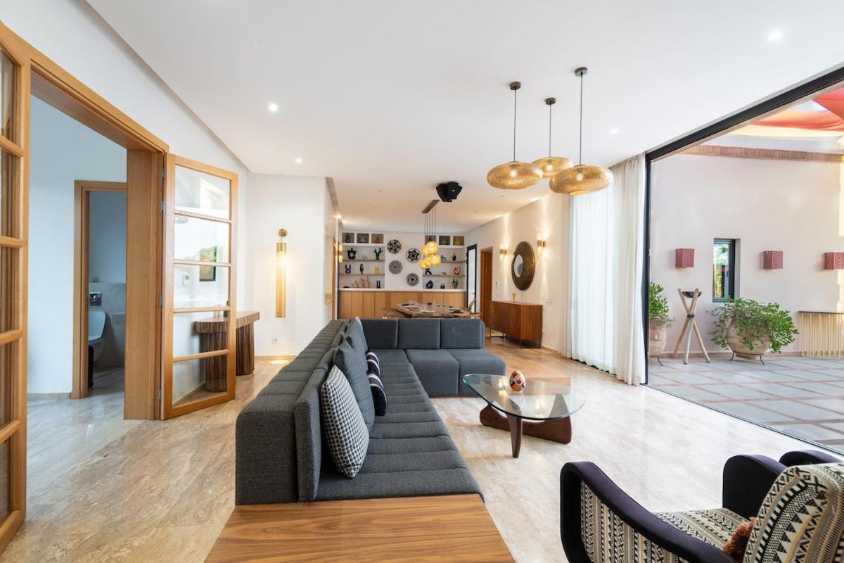 Luxury 5-suite With Heated Pool, Steam & Games