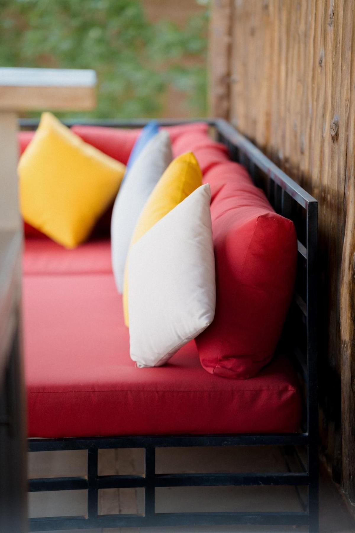 Luxury 5-suite With Heated Pool, Steam & Games *