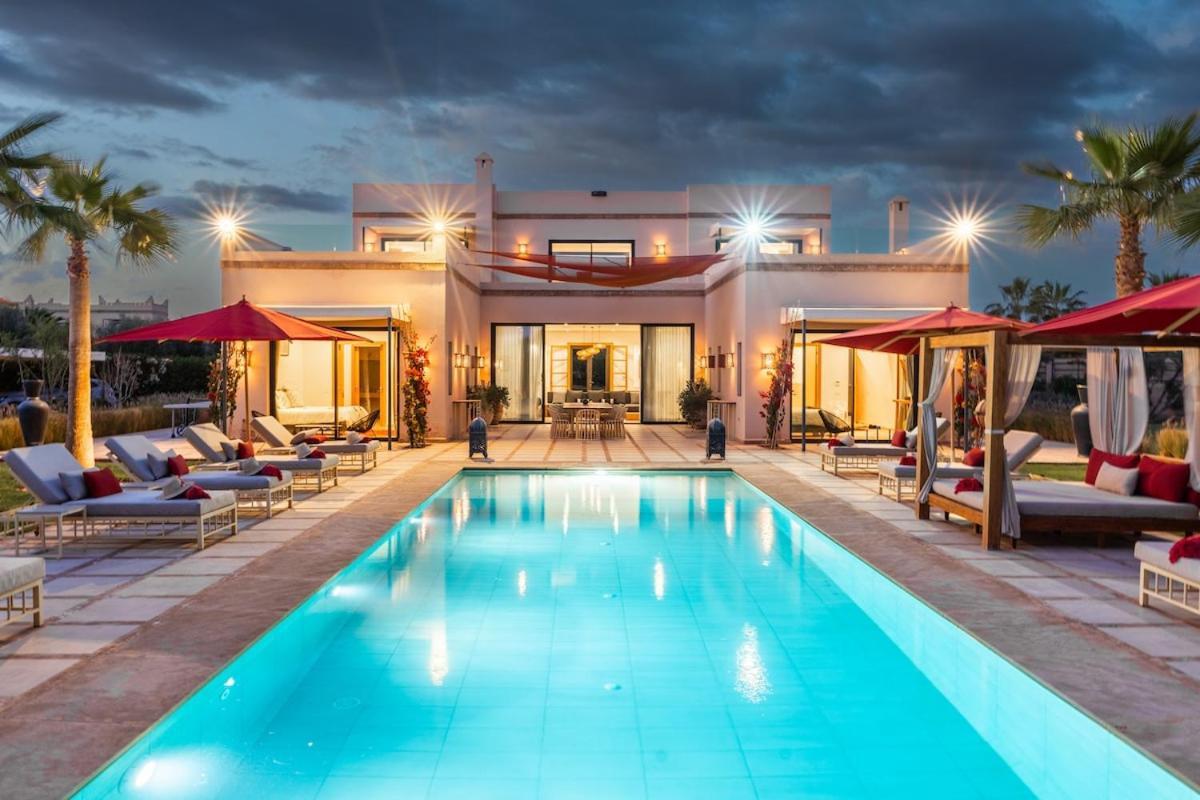 Luxury 5-suite With Heated Pool, Steam & Games *