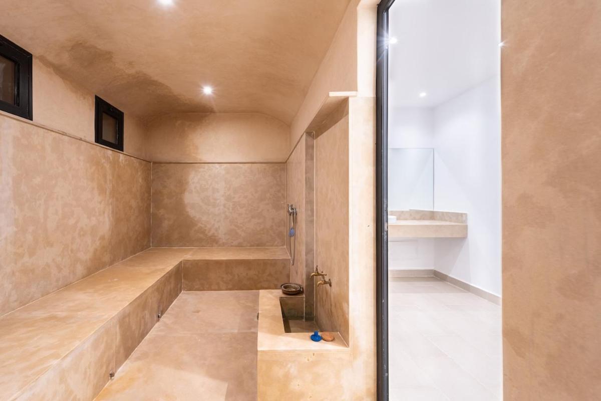 Luxury 5-suite With Heated Pool, Steam & Games