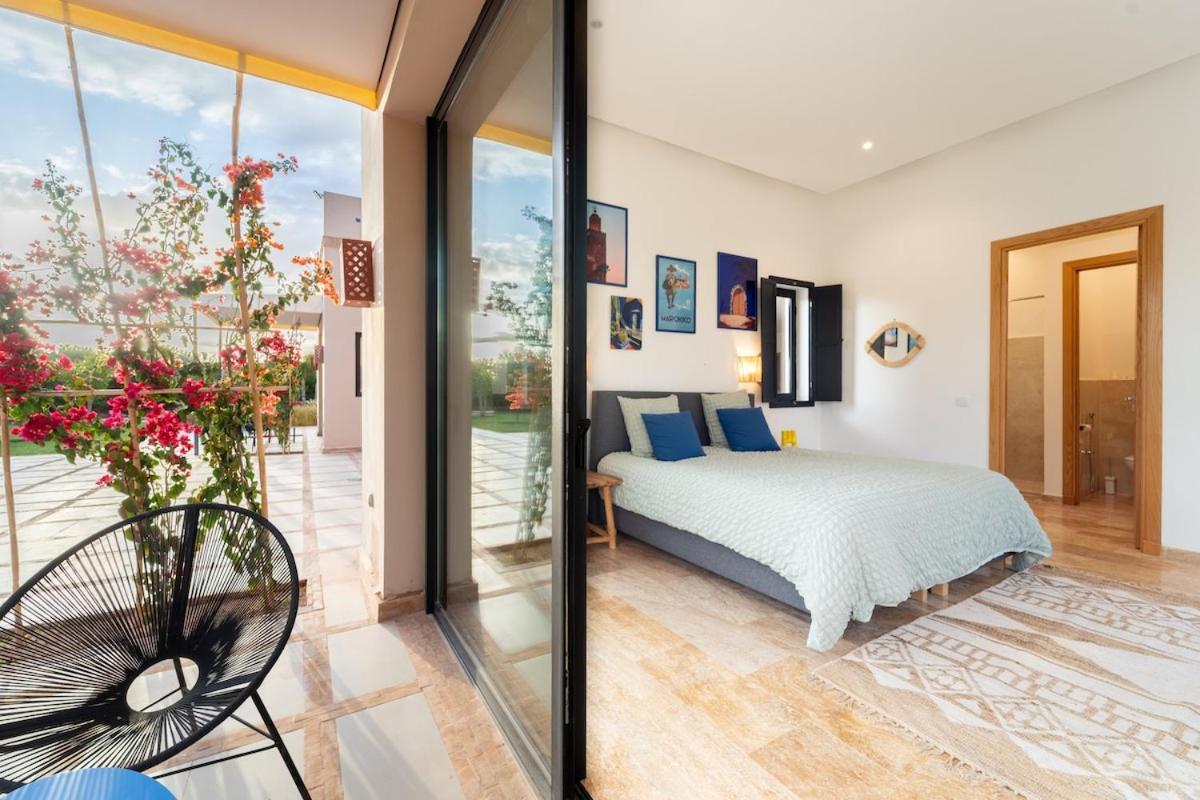 Luxury 5-suite With Heated Pool, Steam & Games Villa