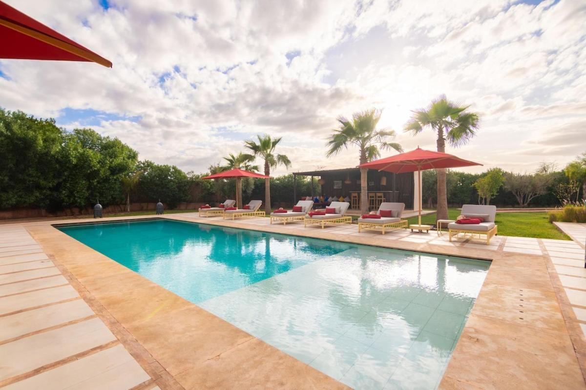 Luxury 5-suite With Heated Pool, Steam & Games Villa Marrakesh