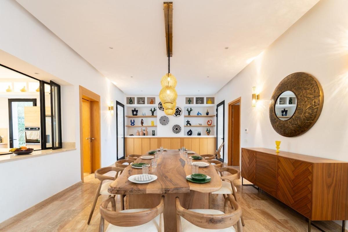 Luxury 5-suite With Heated Pool, Steam & Games Villa