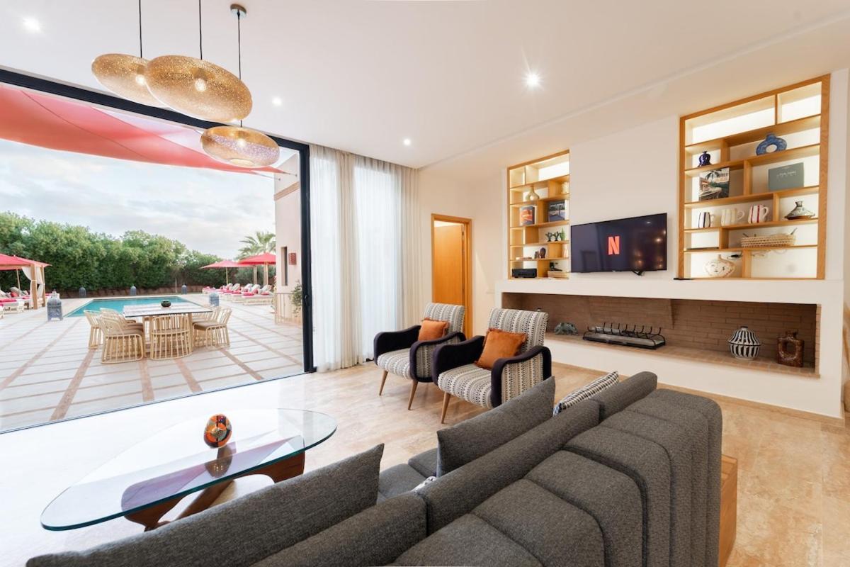 Luxury 5-suite With Heated Pool, Steam & Games *