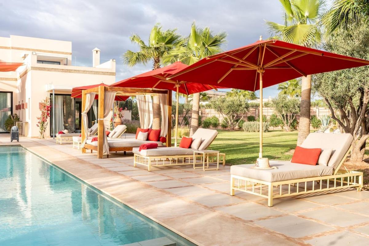Luxury 5-suite With Heated Pool, Steam & Games Villa *