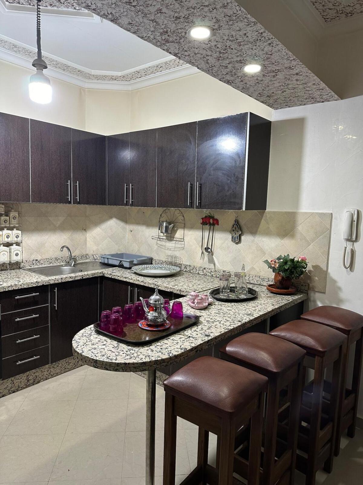 Elegant Moroccan Escape Cafes & Shops Nearby Apartment *