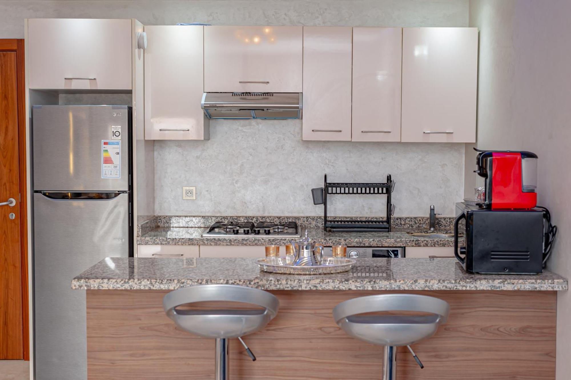 Pearl Garden Apartment *