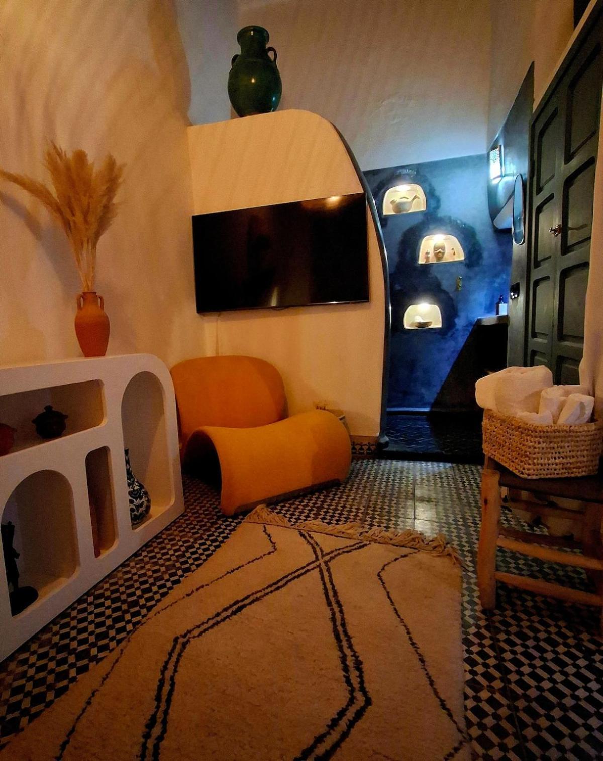 Holiday home Dar El Hachmia - Private Riad, Air Cond, Heated Pool And Hammam