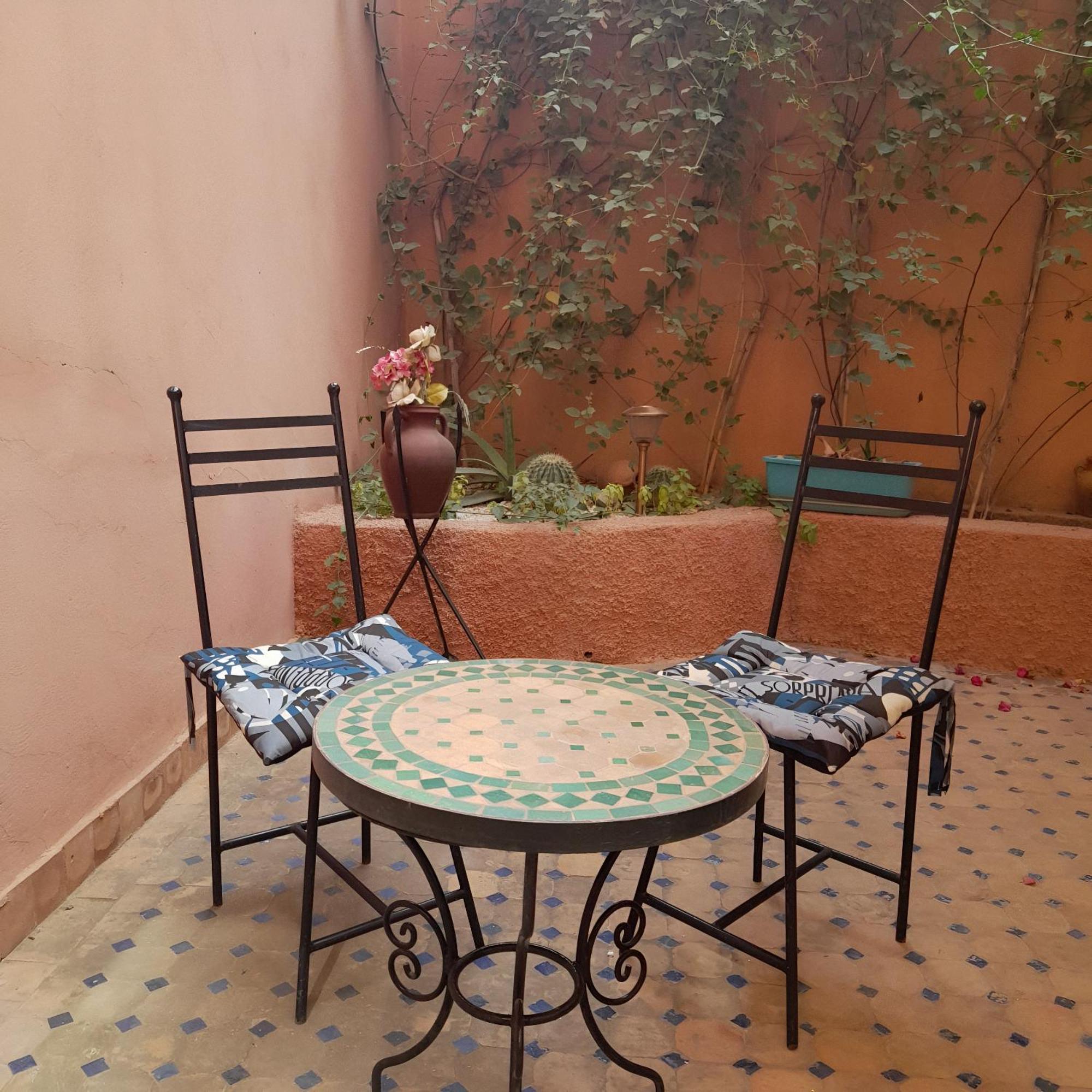 Apartment Duplex Raffine Avec Terrasse Verdoyante Et Vegetal - A 300m Du Jardin Majorelle Et Musee Yves Saint Laurent - Netflix Et Iptv *
