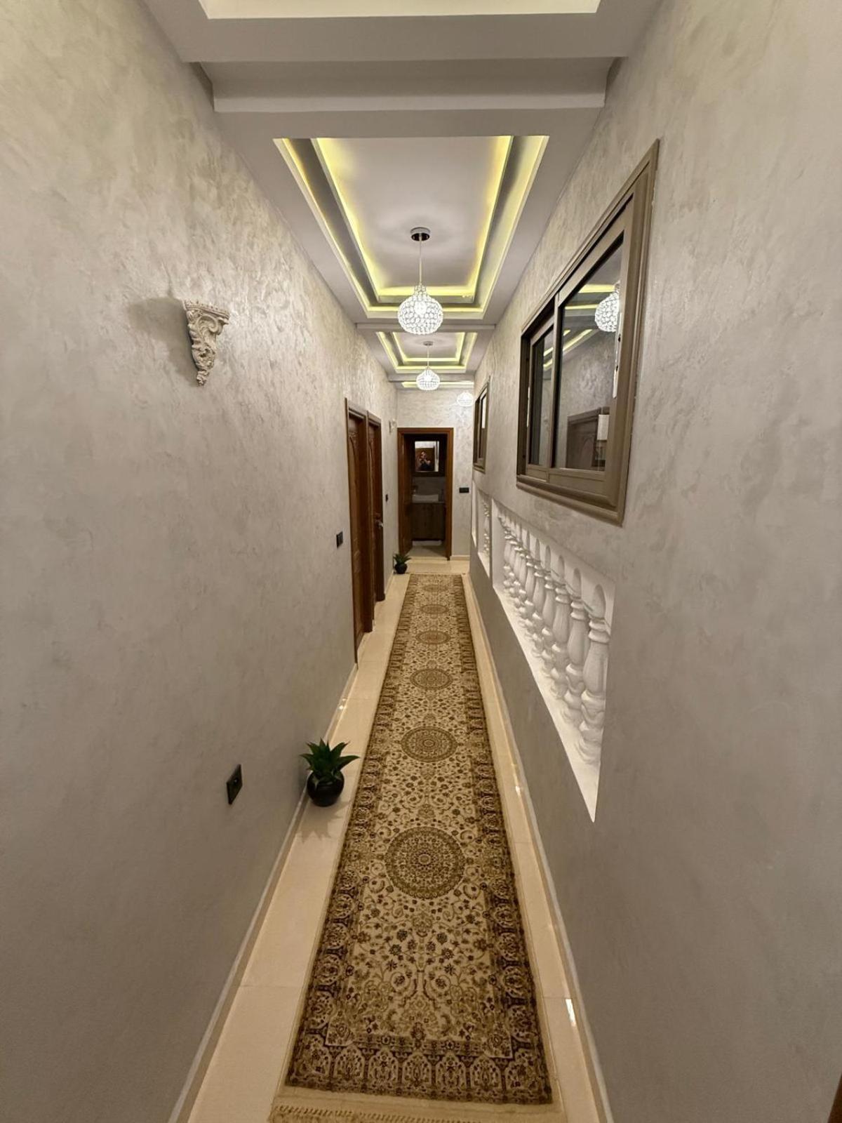 Ara Villa *
