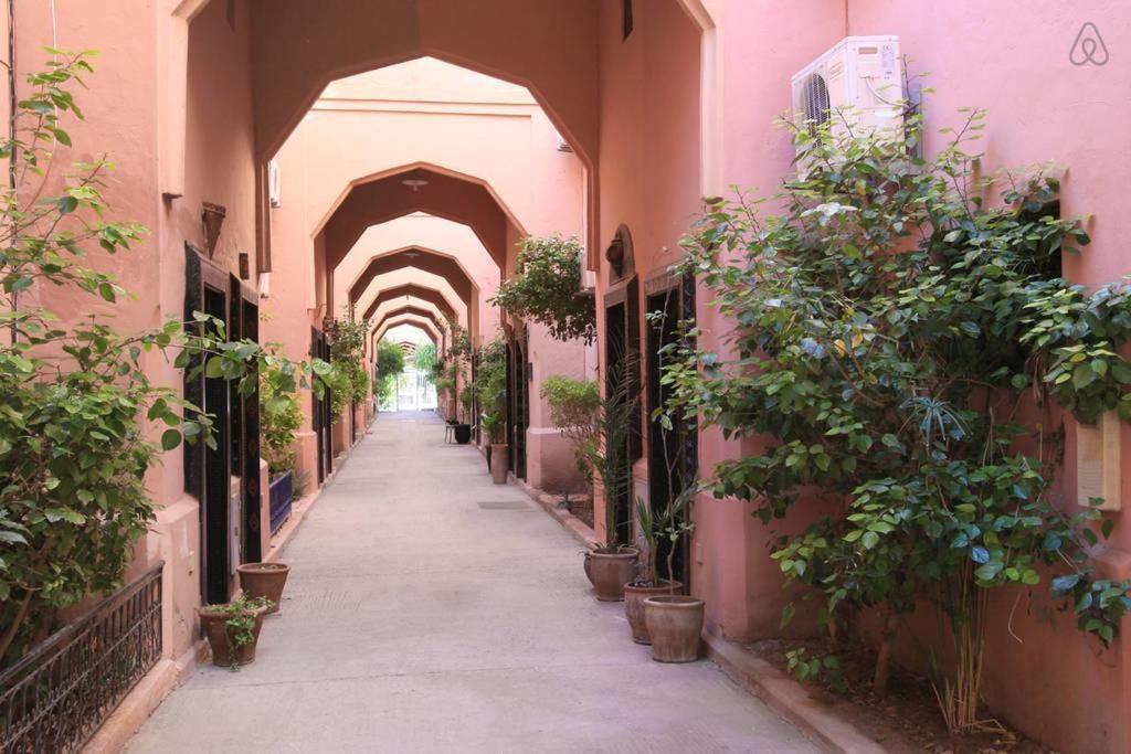 Avec Jardins Et Piscines Appartement *