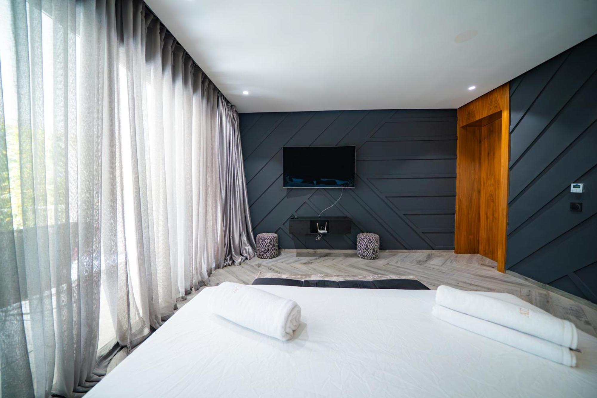 Panda 2 Pool, Jacuzzi & Cinema Villa *