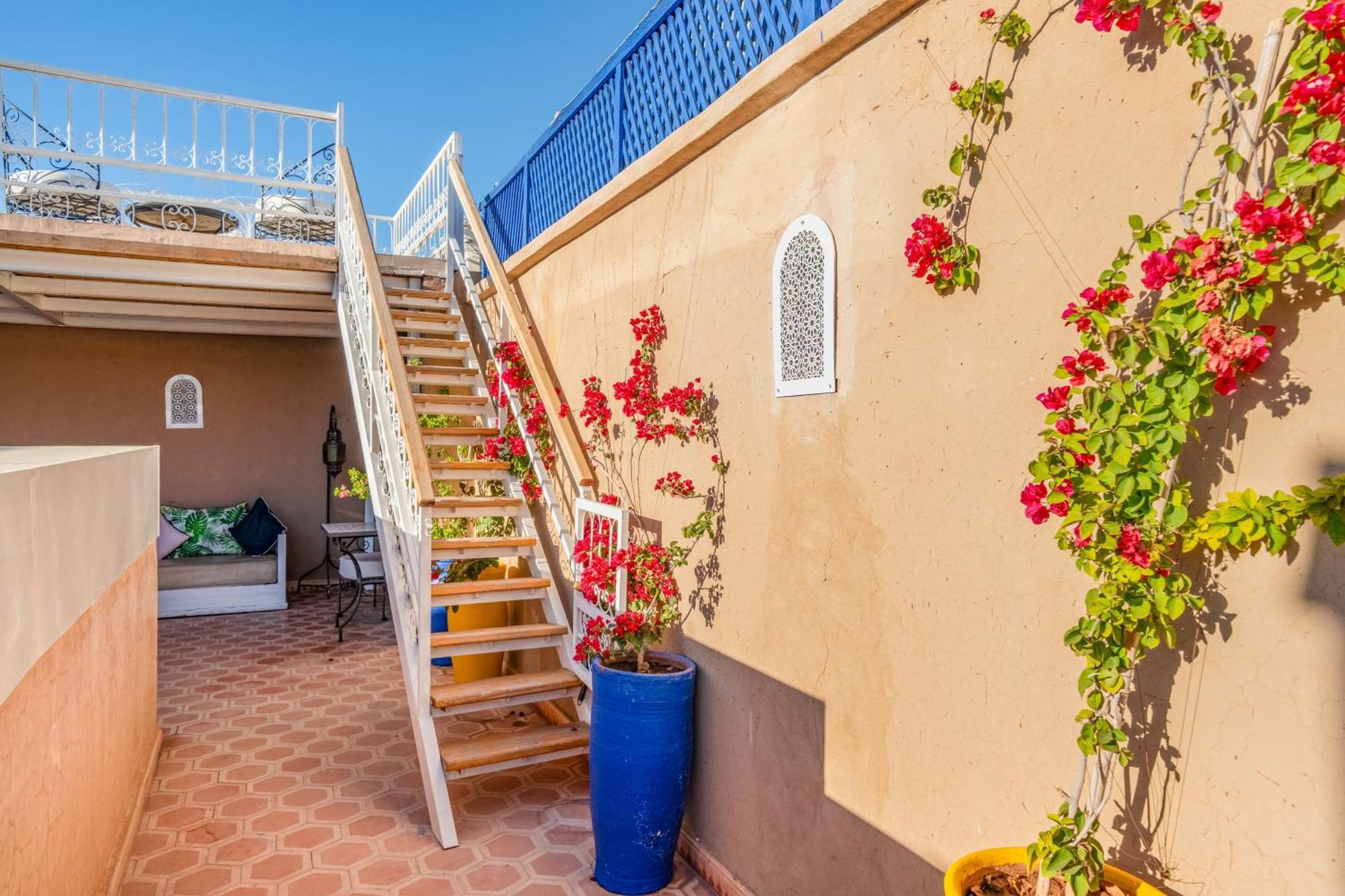 Riad Awinati Location Privatisee ,piscine Chauffee , Beau Rooftop Marraquexe