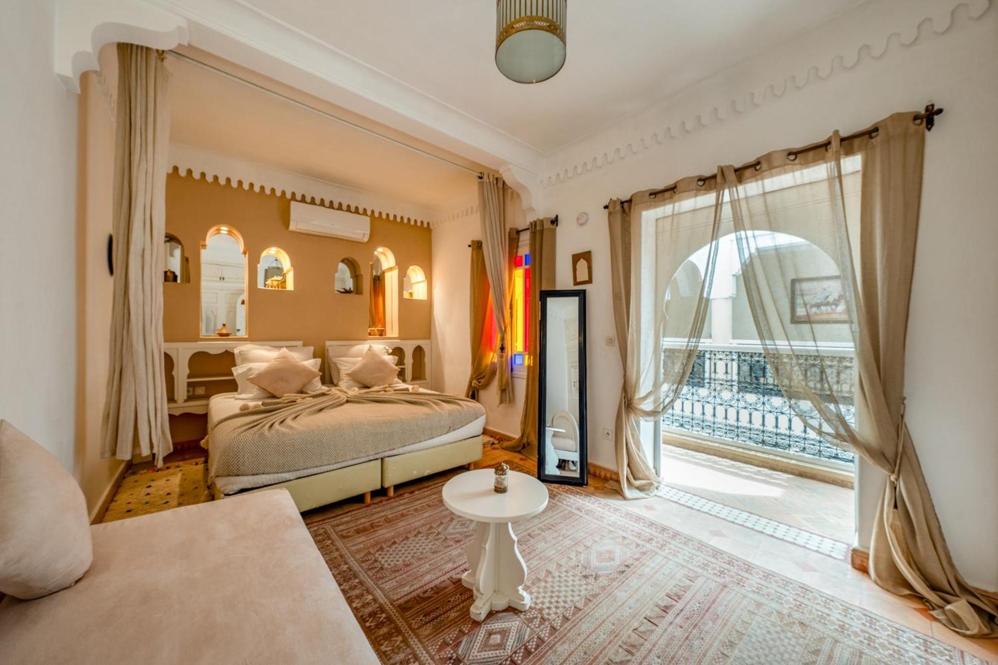 Riad Awinati Location Privatisee ,piscine Chauffee , Beau Rooftop Marraquexe