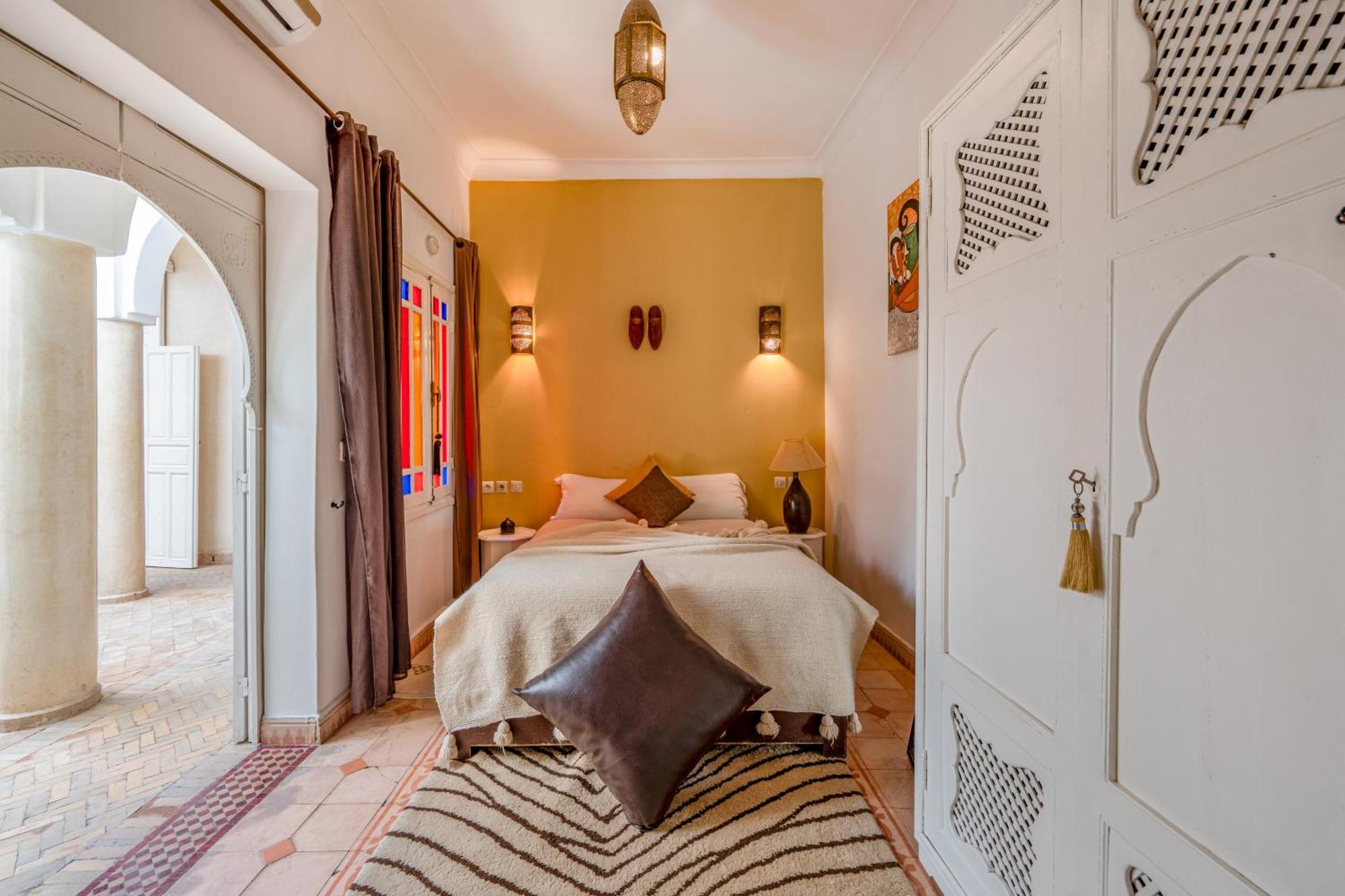 Awinati Location Privatisee ,piscine Chauffee , Beau Rooftop 3* Marraquexe
