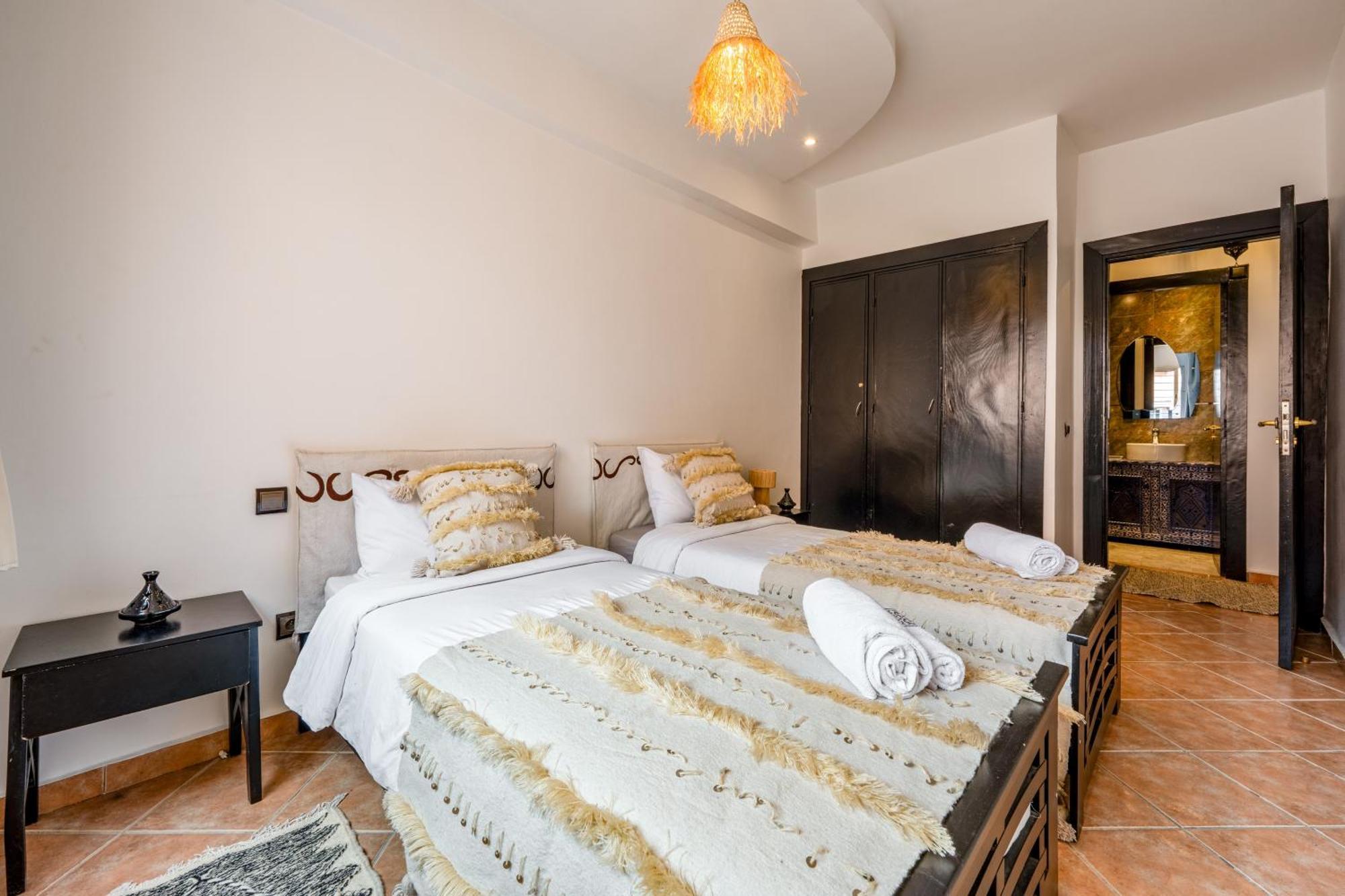 Apartment Perle Au Coeur De Gueliz Avec Piscine Et 100m2 *