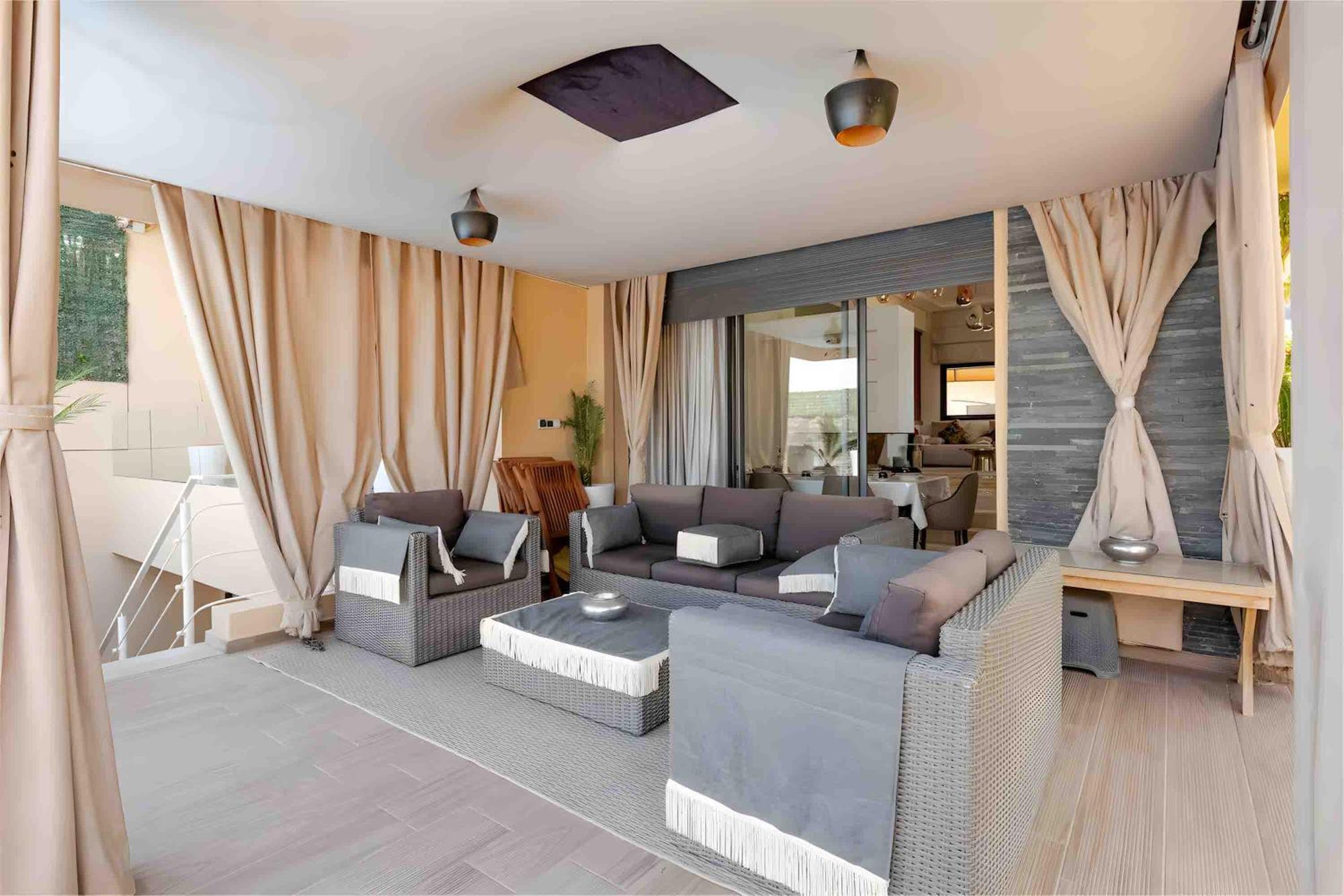 Royal With Private Pool, And Vip Concierge Villa