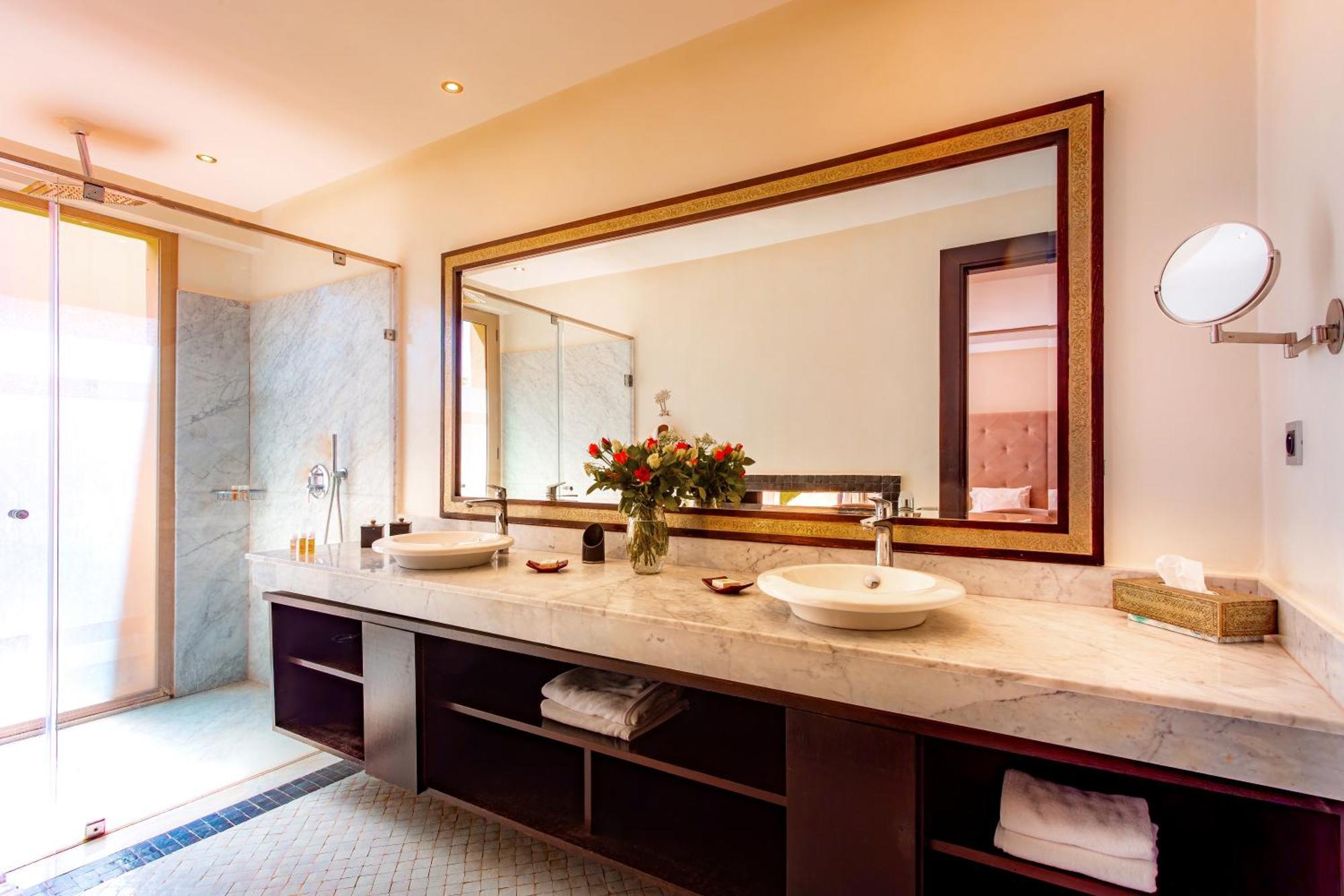 Tal Marrakech Sejour Vip Avec Piscine, Restaurant Et Services Premium