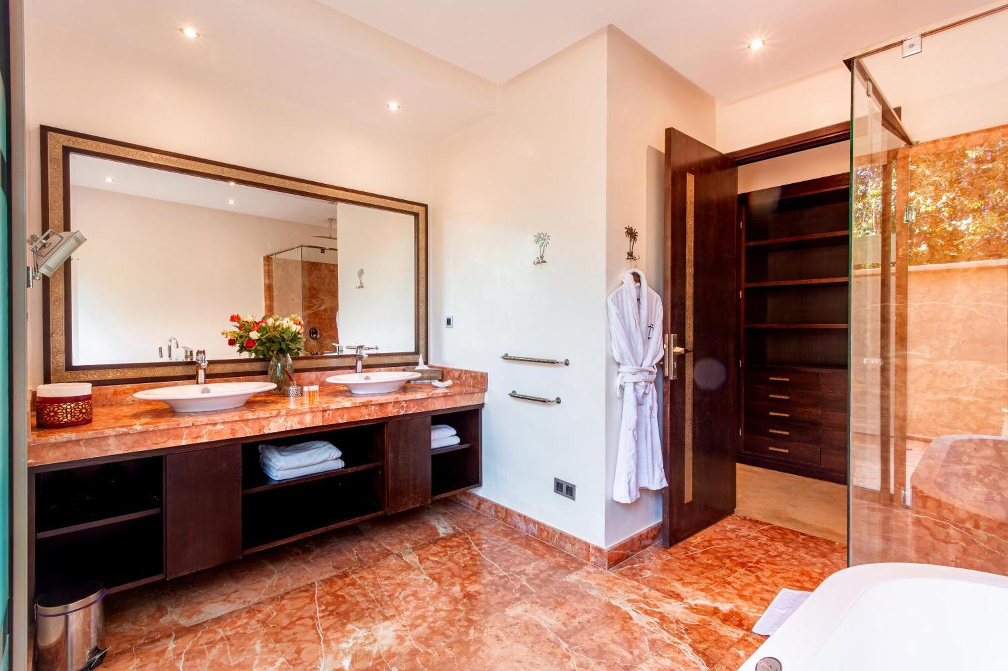 Villa Tal Marrakech Sejour Vip Avec Piscine, Restaurant Et Services Premium