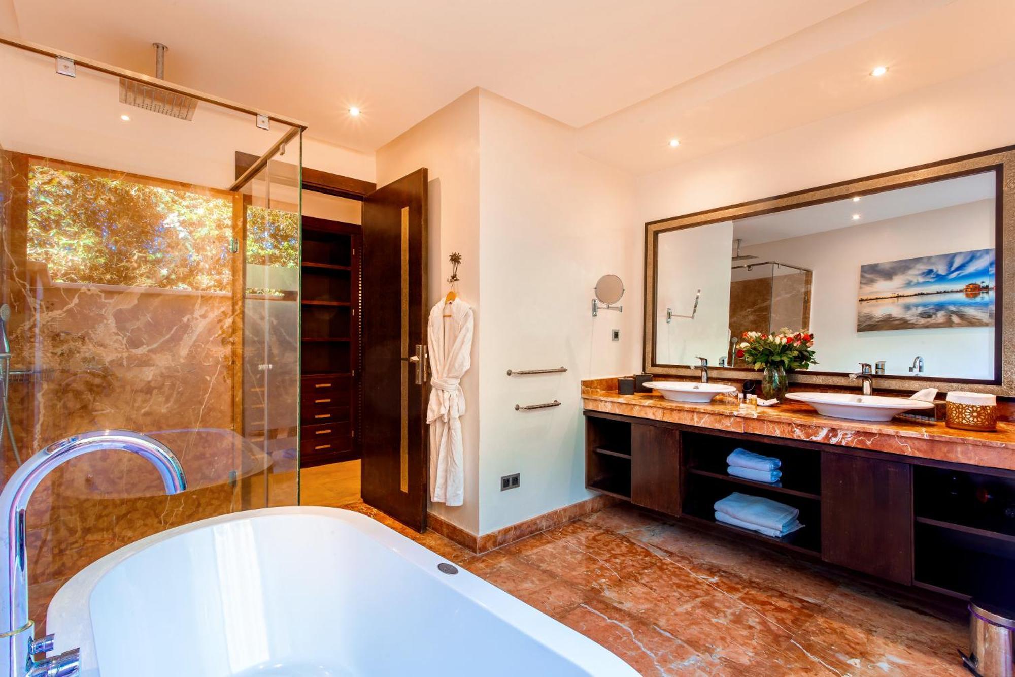 Villa Tal Marrakech Sejour Vip Avec Piscine, Restaurant Et Services Premium