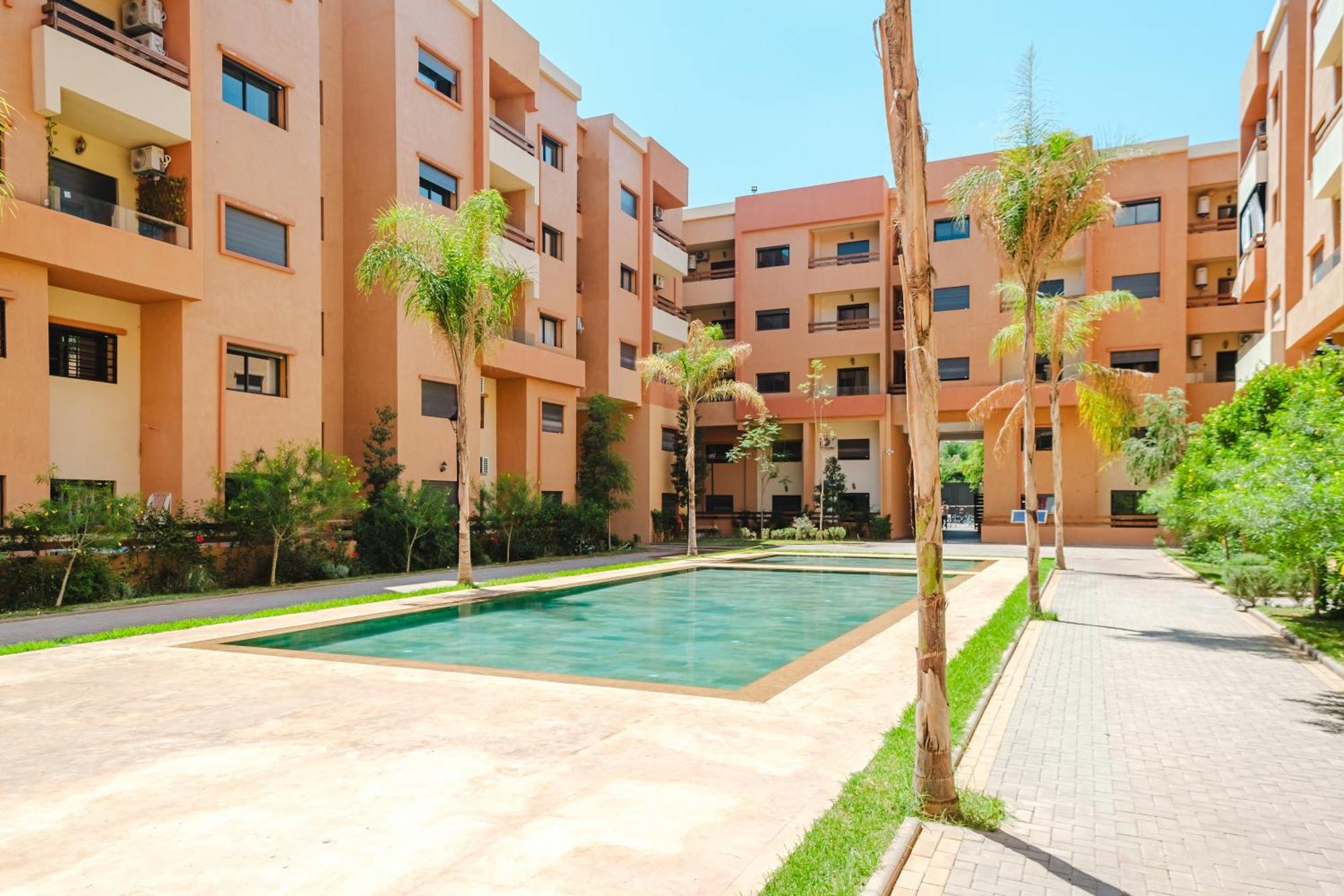 Apartment Charming Near M Avenue Pool, Parking