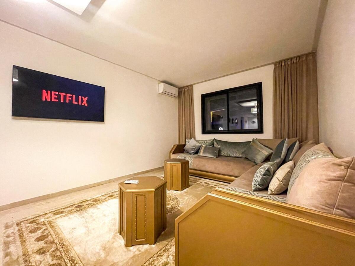 Luxury Aprt 2-bedrooms-pool Hivernage Centre-free Parking Apartamento *