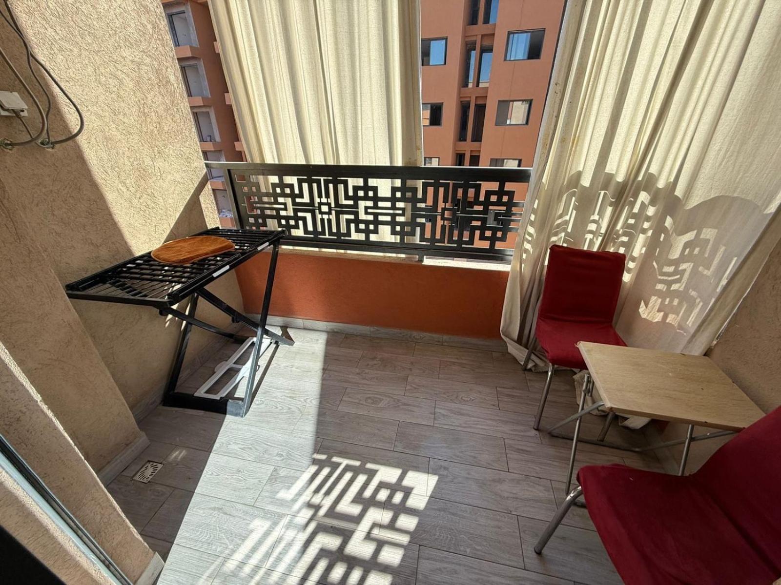 Family Confort & Balcon Piscine Apartamento *