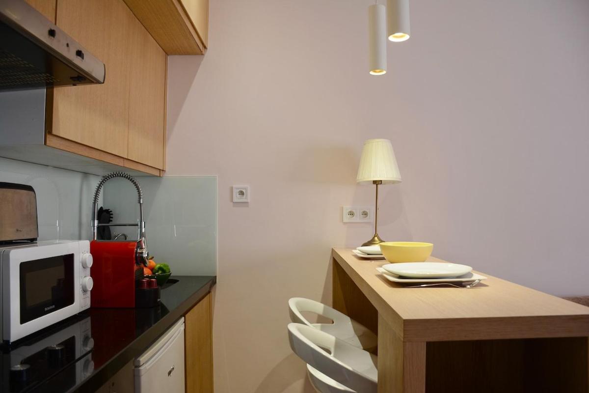 Apartment 1br Studio-ac & Iptv-downtown Gueliz-perfect For 2