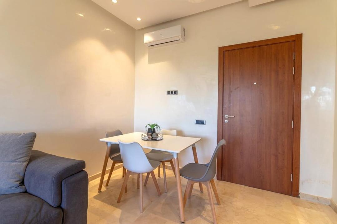 Cosy Prestigia 2 *
