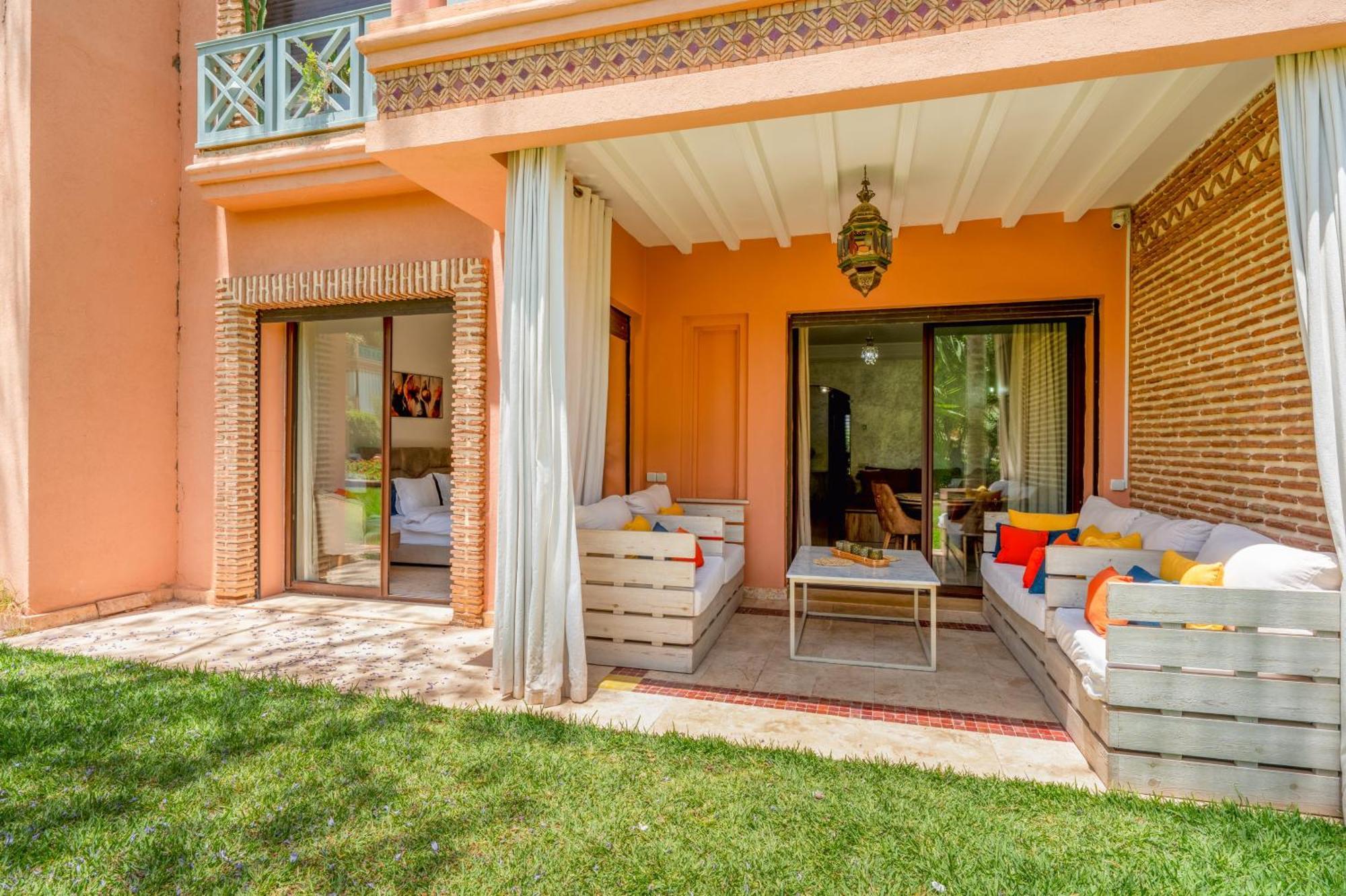 Apartment Chill On The Oasis Poolside Luxury