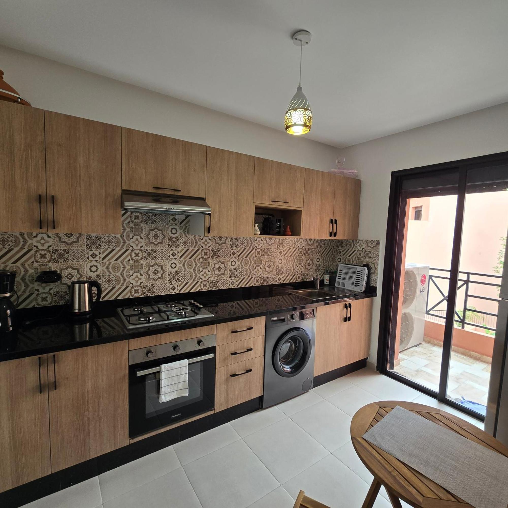 Apartment Luxury Premium With 5 Pools And Garden