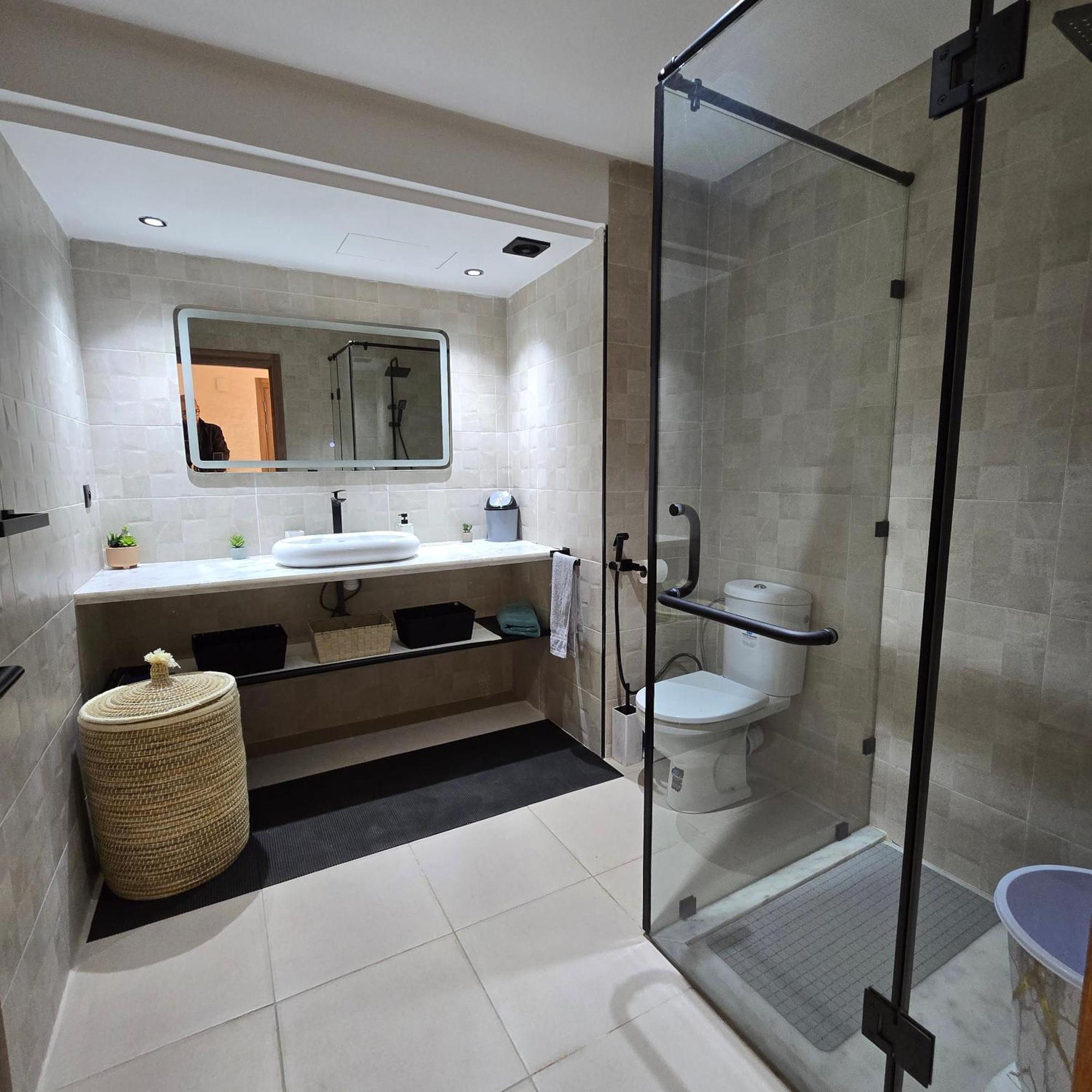 Apartment Luxury Premium With 5 Pools And Garden