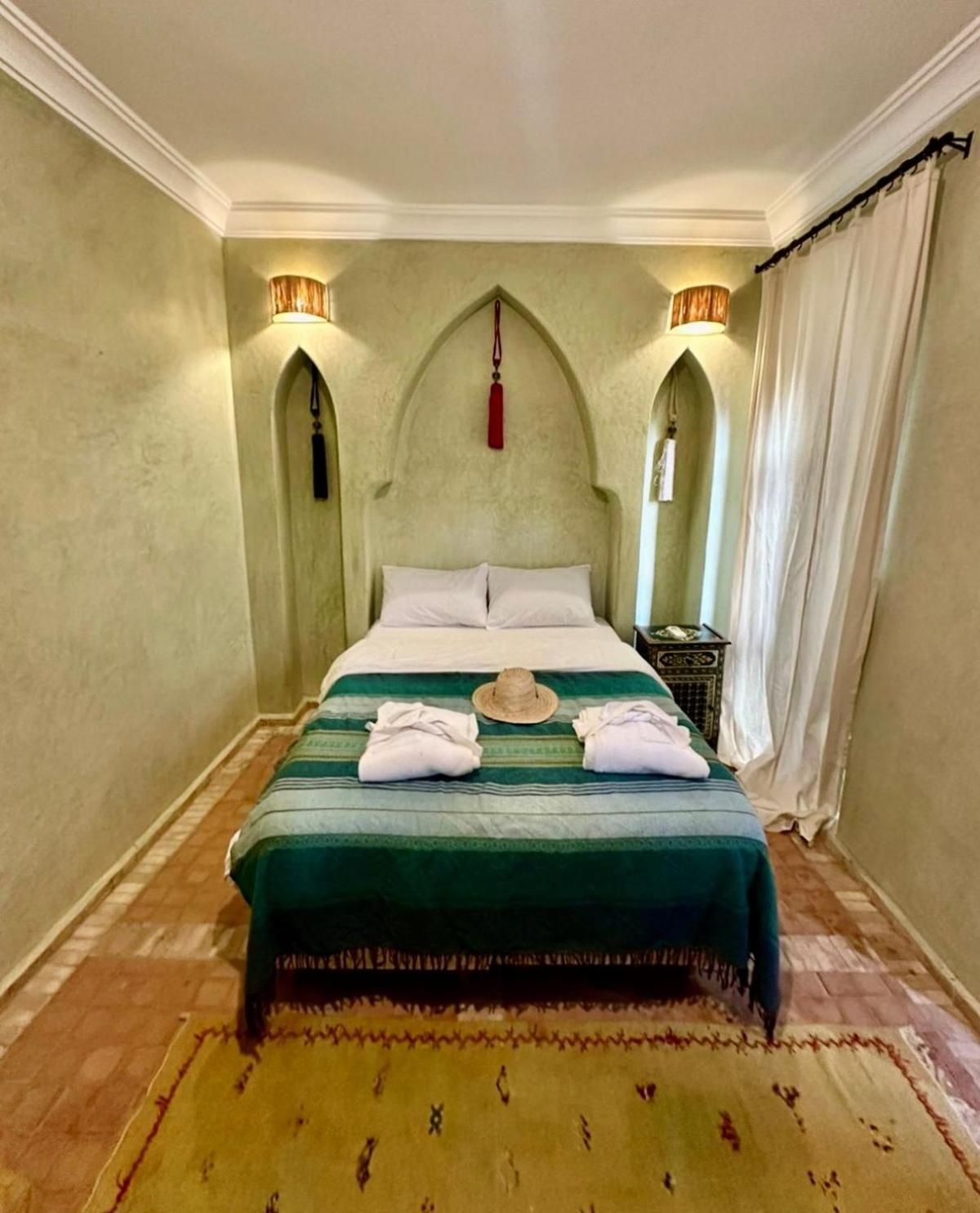 Riad Agnes & Zohra