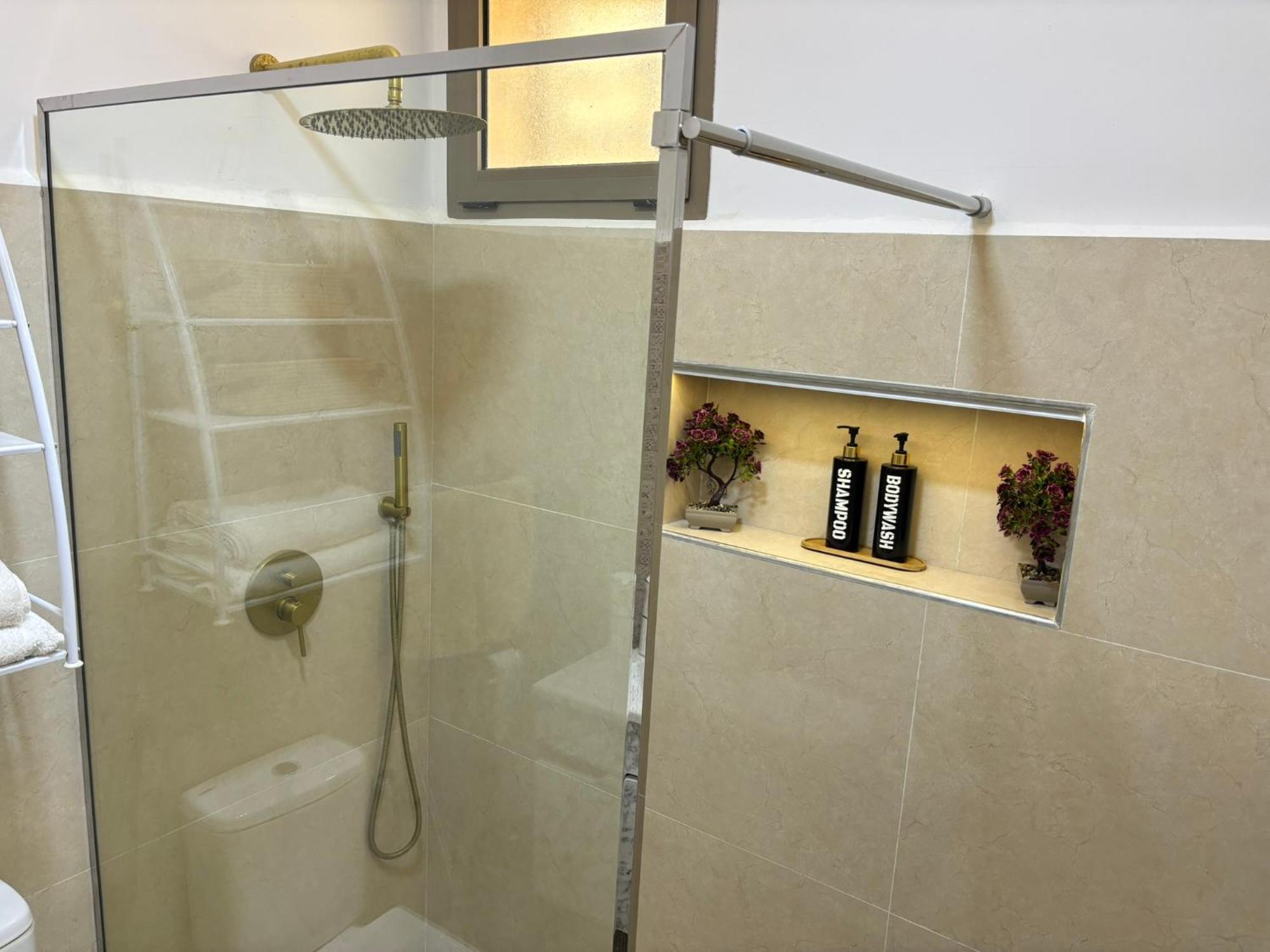 Sara, Superbe Avec Jardin Et Piscine Privee Apartamento