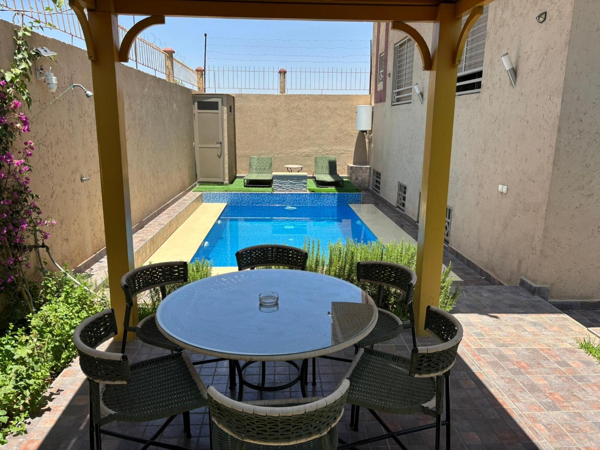 Sara, Superbe Avec Jardin Et Piscine Privee Apartamento