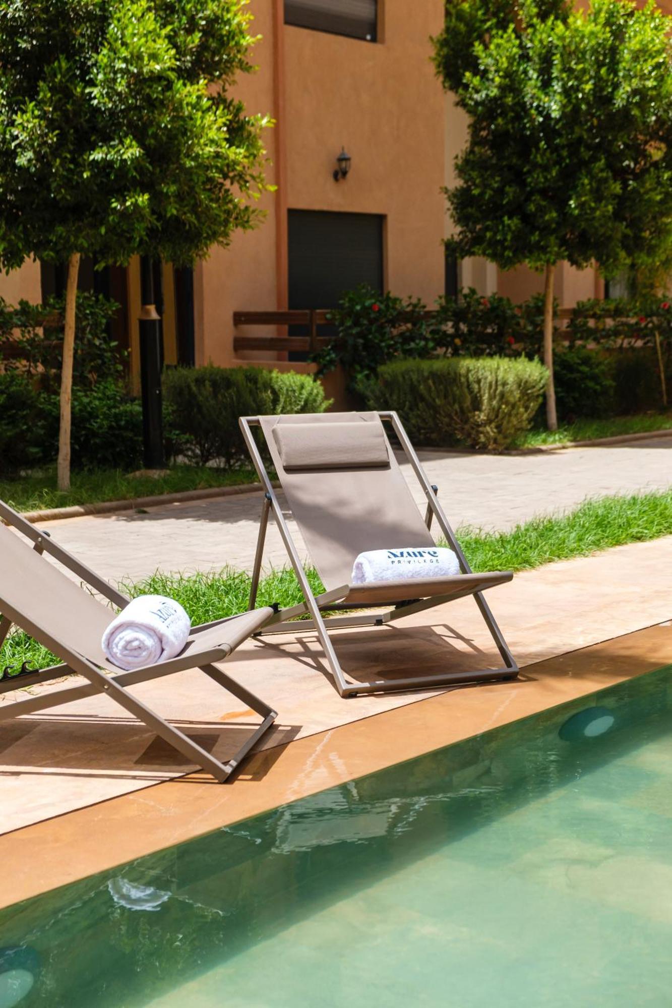 Confortable & Tres Bien Note - Vue Piscine, Proche M Avenue, Piscine, Fibre Optique, Parking Apartment
