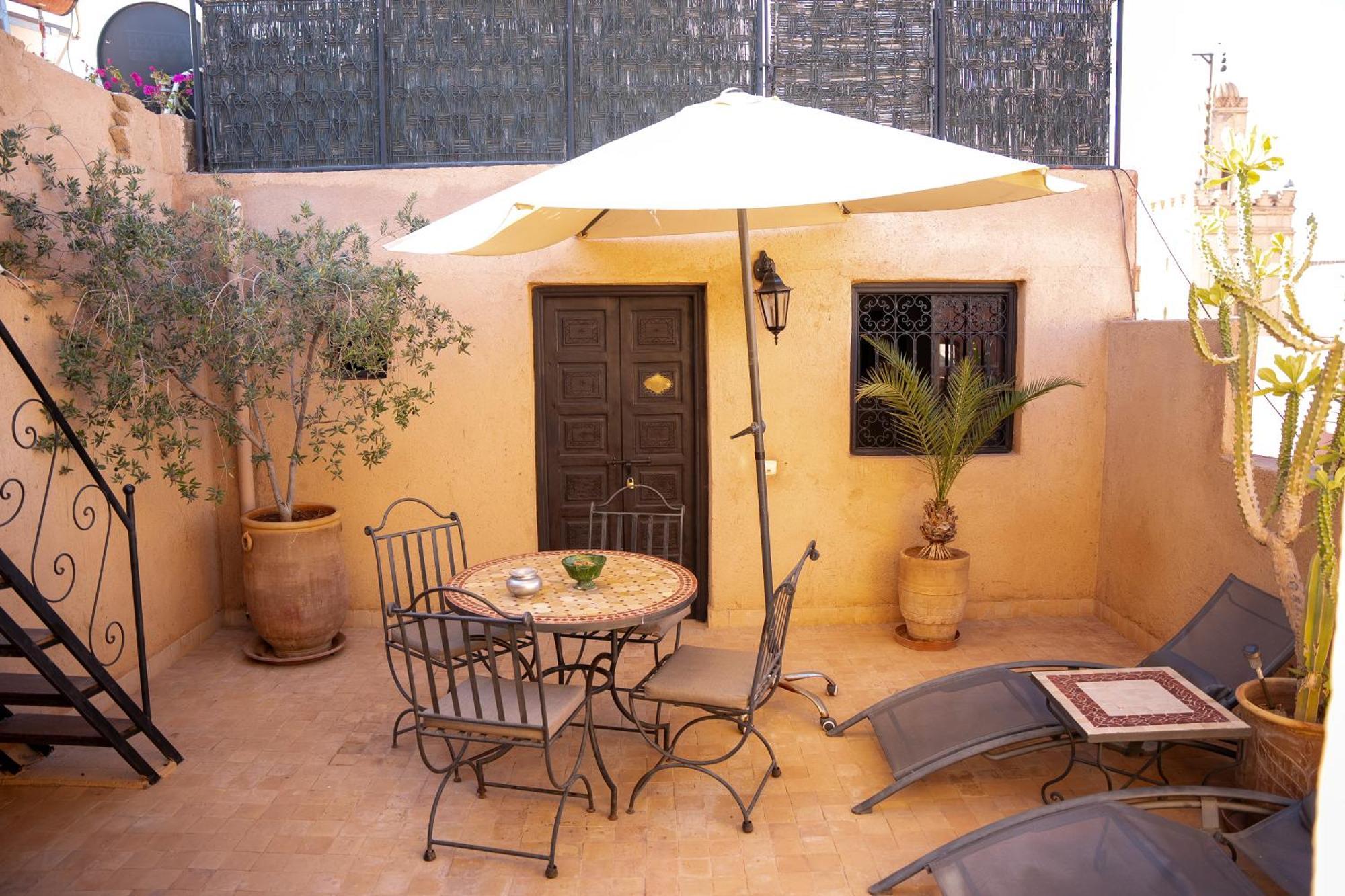 Maud Guest house 4*