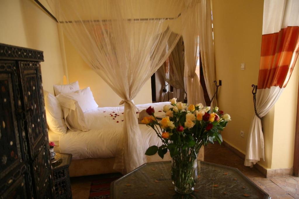 Riad Lena & 4*