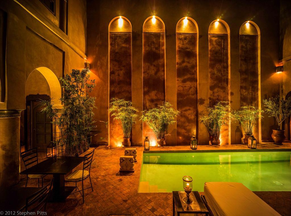 Noir D'ivoire 4*