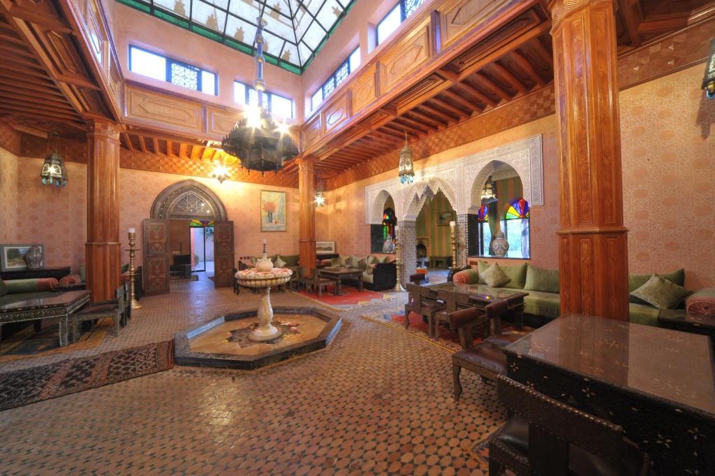 Twama Hotel 2*