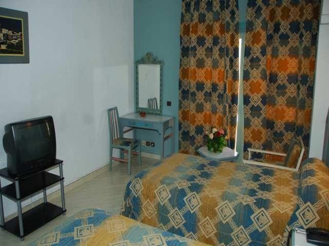 Amine Hotel