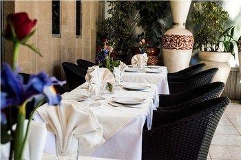 Tachfine Hotel