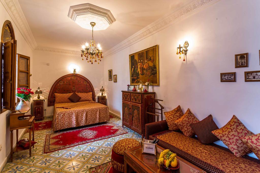 Mouna Riad